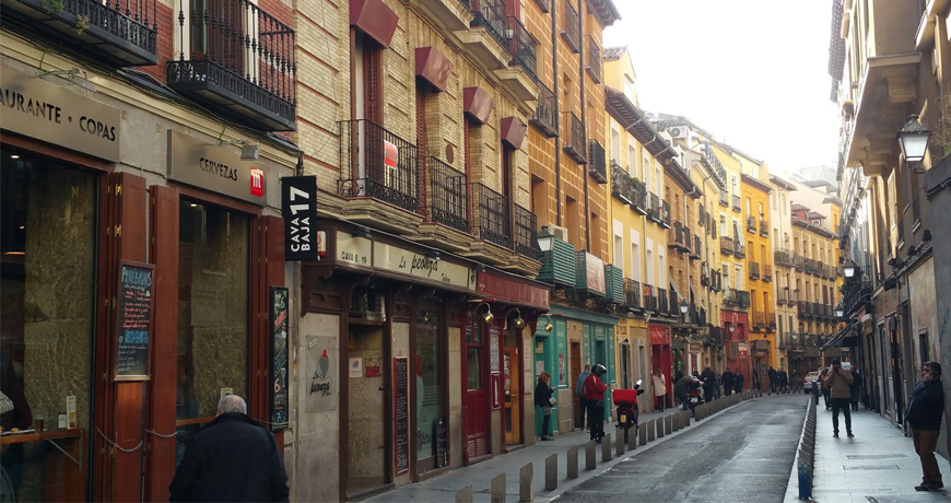 Learn Spanish language and culture in our tour around old taverns in Madrid